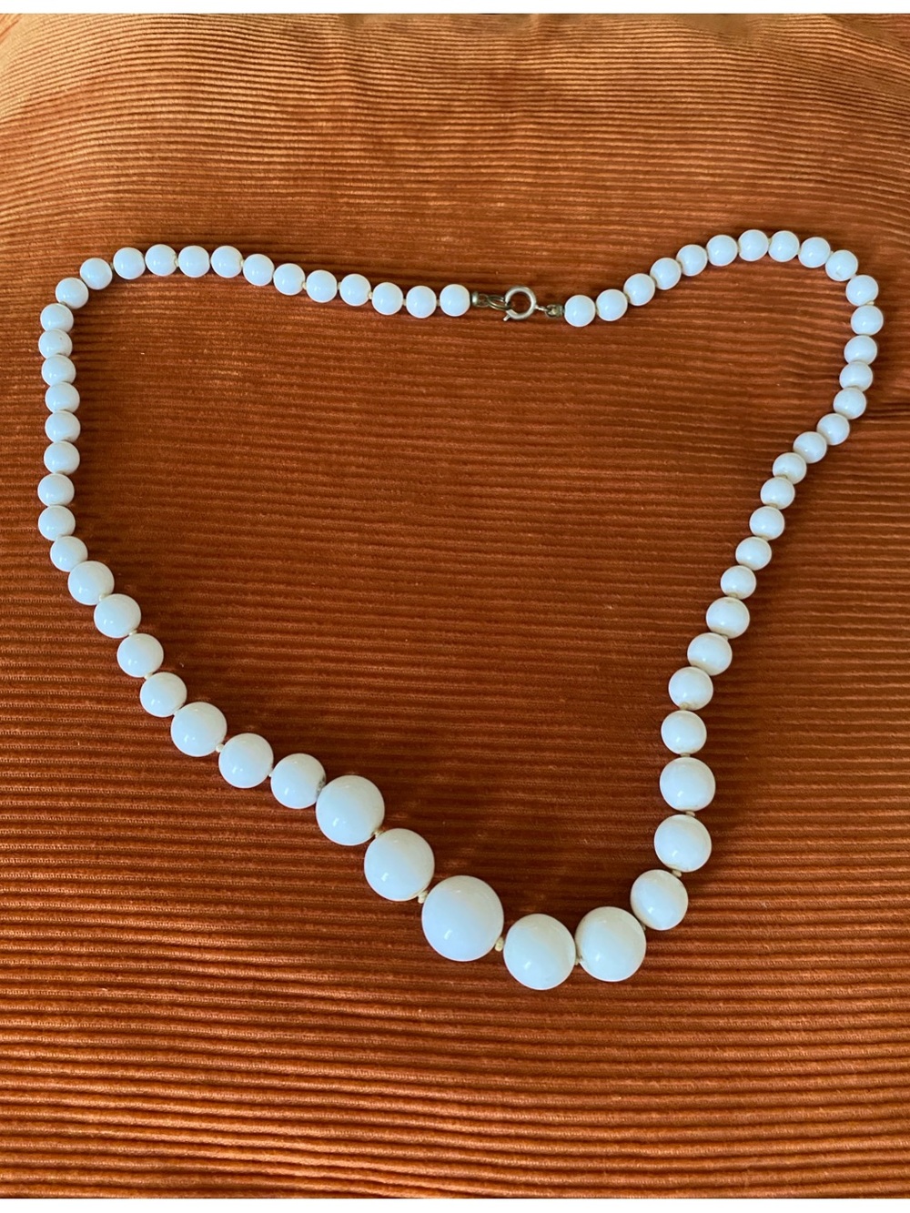Vintage White Bead Necklace - Smooth Round Beads